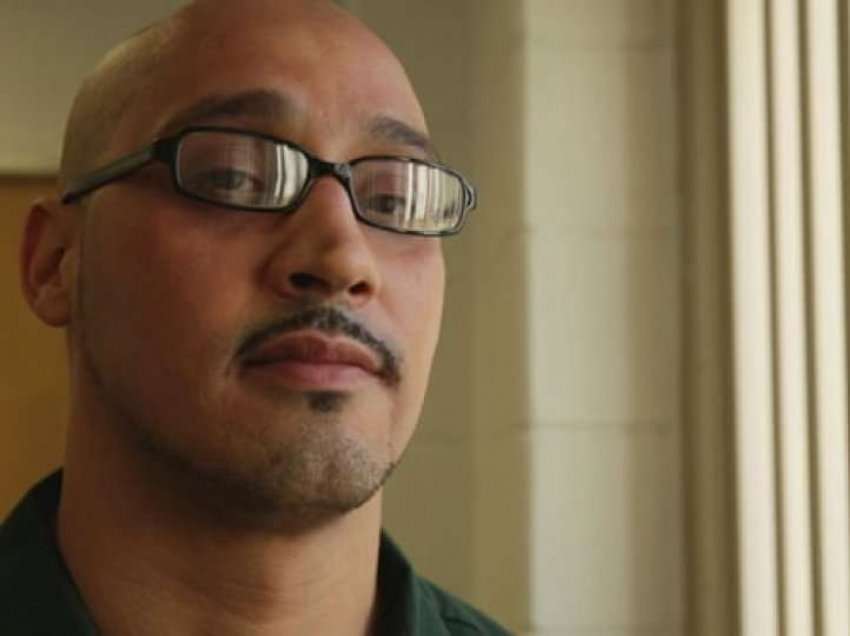 Burri që u dënua gabimisht për vrasje, lirohet pas 20 vjetësh
