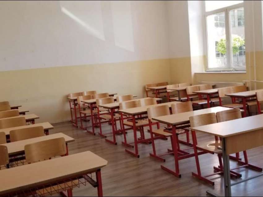 Vazhdojnë renovimet në disa shkolla të Prishtinës