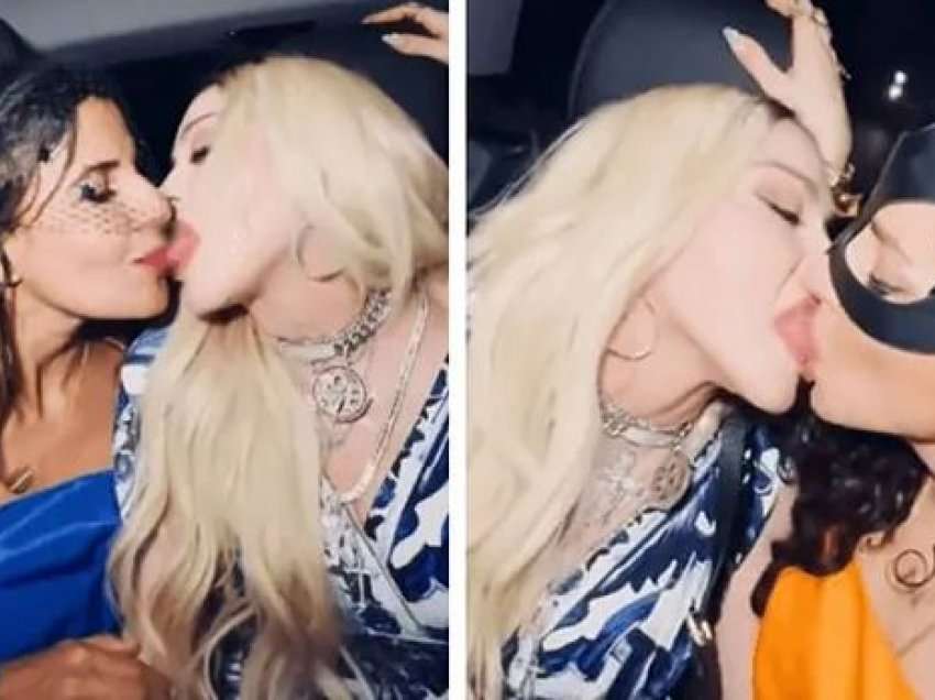 Madonna ndan puthje pasionante me dy vajza në Itali