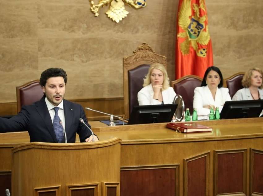 Vazhdon seanca e mocionit ndaj Dritan Abazoviq