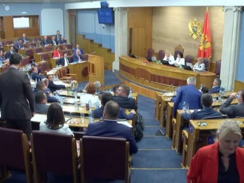 ​Kuvendi i Malit të Zi pritet të votojë, Abazoviq: Pas 30 minutave bie qeveria