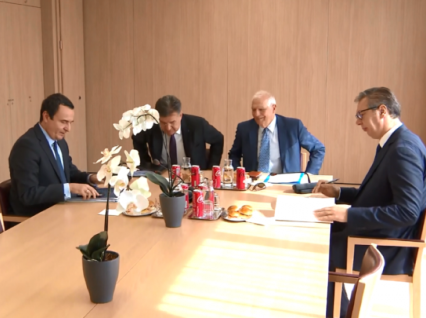 Ish-ambasadori holandez flet për takimin Kurti-Vuçiq -  përmend më të keqen që mund të ndodhë në veri