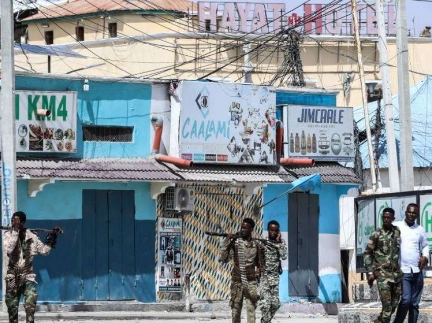 Forcat somaleze njoftojnë se i dhanë fund rrethimit vdekjeprurës të një hoteli
