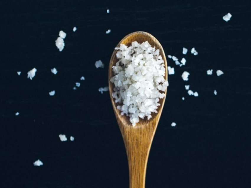 Konsumimi i vetëm 1 gram kripë në ditë parandalon sulmet në tru dhe zemër