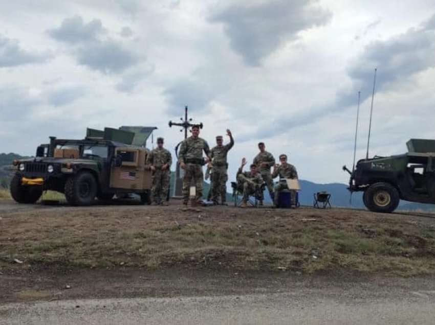 Gani Geci publikon pamje nga veriu i Kosovës ku po qëndrojnë trupat amerikanë, ka një mesazh për serbët