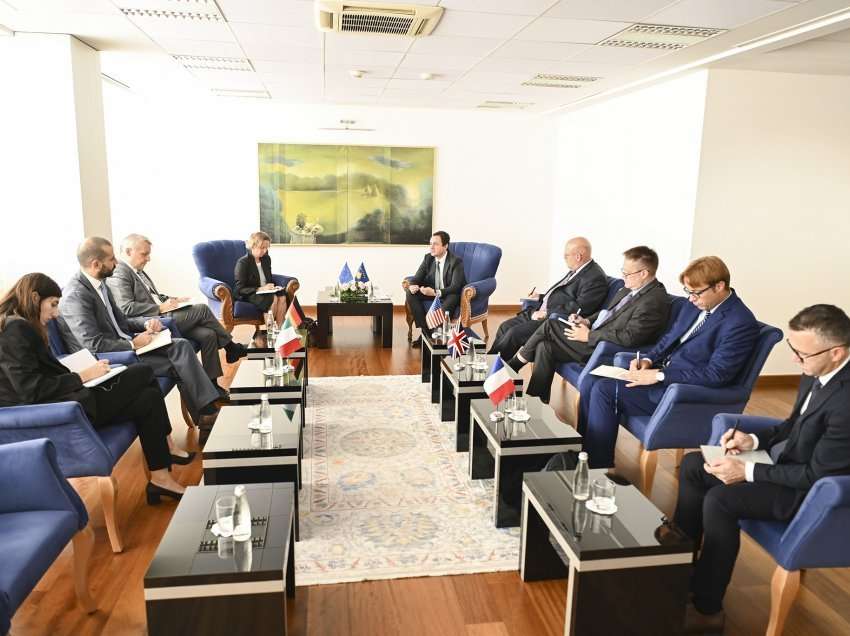 Kryeministri Kurti takoi ambasadorët e vendeve të QUINT-it dhe u.d. Shefen e Zyrës së BE-së në Kosovë