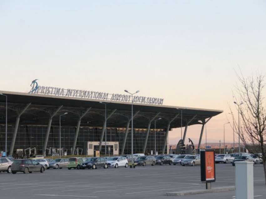 ​Arrestohet një shtetas turk në Aeroportin e Prishtinës, prezantoi leje të falsifikuar të Belgjikës