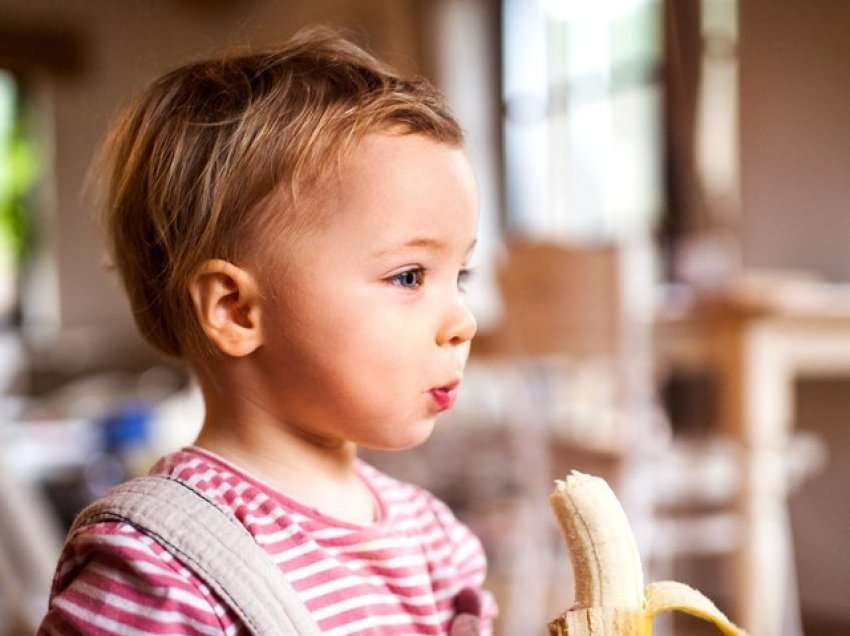 Përse nuk duhet të hani banane në mëngjes, dietologët shpjegojnë arsyen