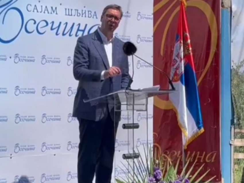 Vuçiq jep sinjale se do t’i pranojë targat RKS, ja çka u kërkon serbëve të veriut për dokumentet