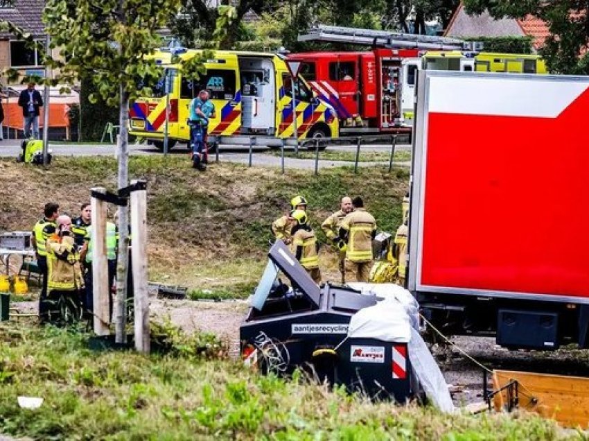 Holandë: Gjashtë të vrarë pasi kamioni doli nga rruga