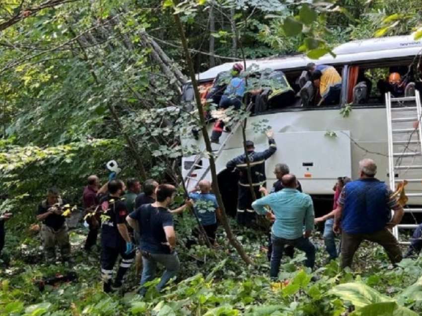 ​Turqi: Autobusi doli nga rruga, pesë persona vdiqën