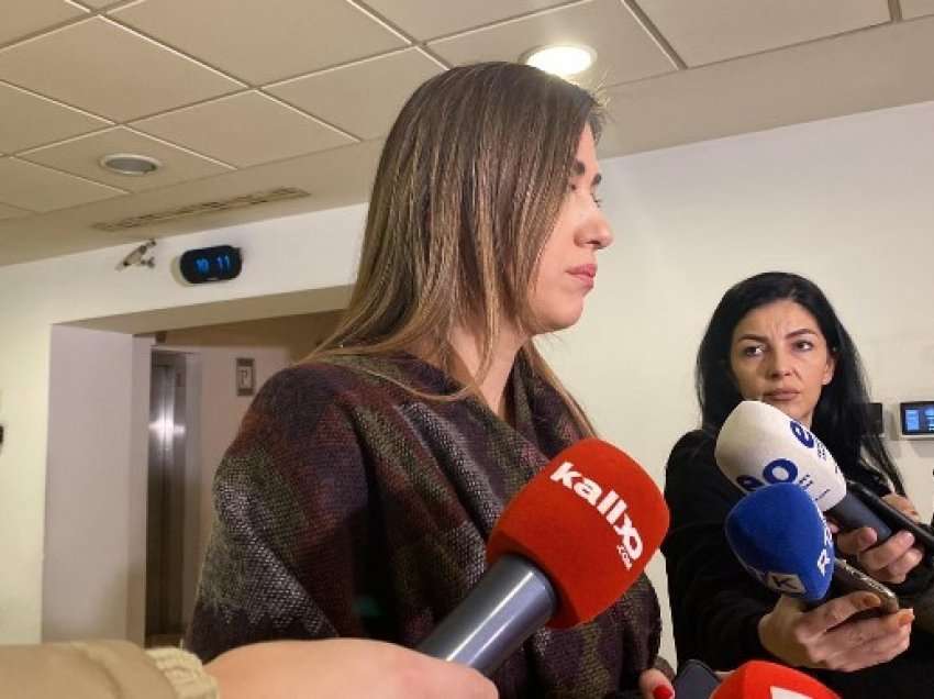 Ministrja Haxhiu thotë se mund të parandalohej vrasja e 35-vjeçares, ja kë fajëson