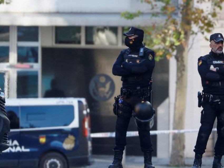 Çaktivizohet “letër-bomba” në ambasadën amerikane në Madrid