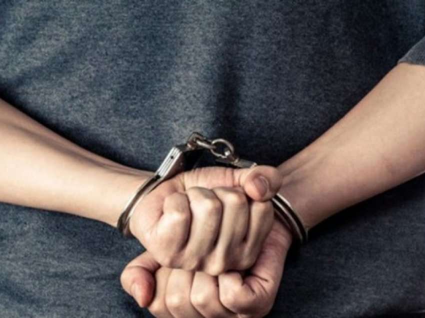 Kërcënoi anëtarët e familjes, arrestohet një burrë në Shtërpcë