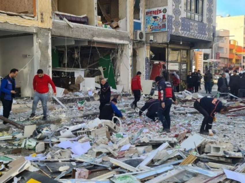 Shpërthim në një ndërtesë në Shanlıurfa të Turqisë, raportohet për gjashtë të lënduar – pamje nga vendi i ngjarjes