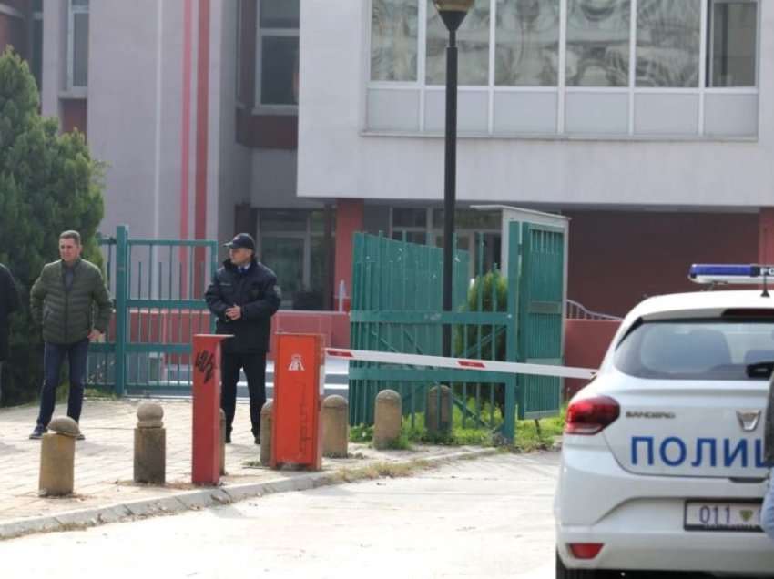 Shkup: Një i mitur akuzohet për terrorizëm lidhur me kërcënimet me bomba në shkolla
