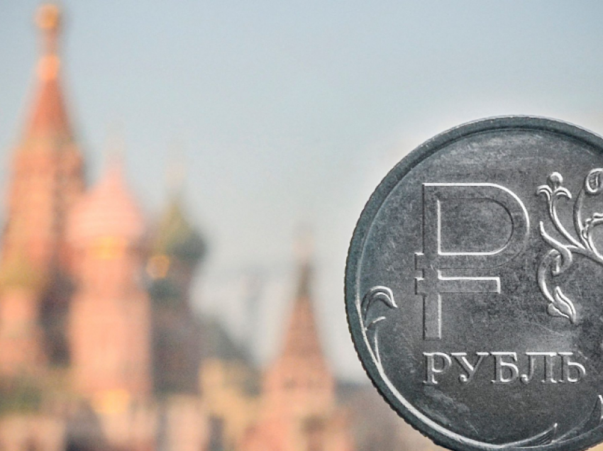 Zyrtarët rusë u bëjnë thirrje banorëve të Khersonit të përdorin rubla