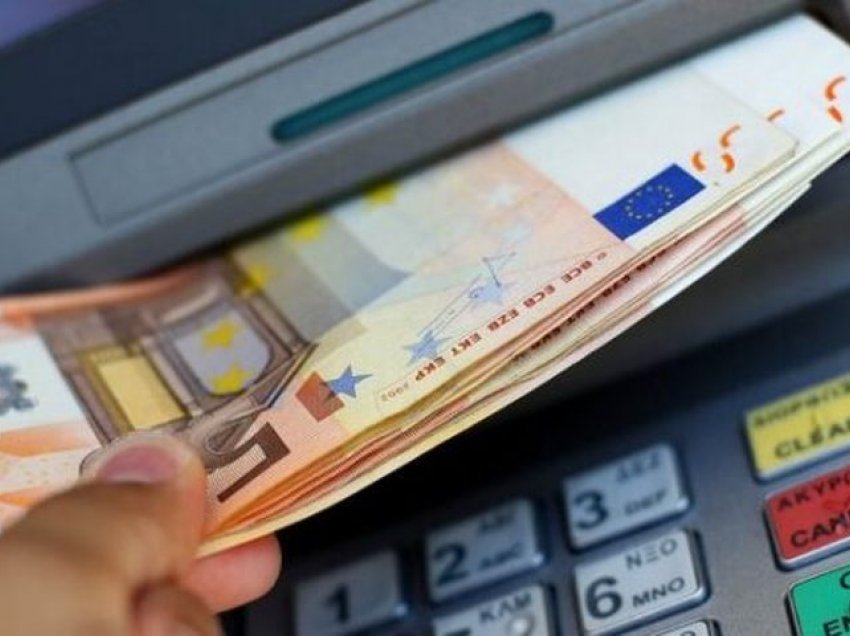 Po rrezikohen shumat monetare të shtetasve shqiptarë që i kanë në banka? Vidhen të dhënat bankare