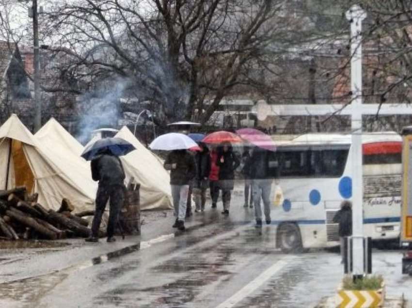 Veriu i Kosovës ende i bllokuar: Shkollat ​​mbyllen, nuk dihet asgjë rreth shpërthimit në Rudar