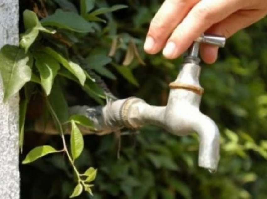 ​Uji nuk mund të konsumohet në disa zona në Gjakovë
