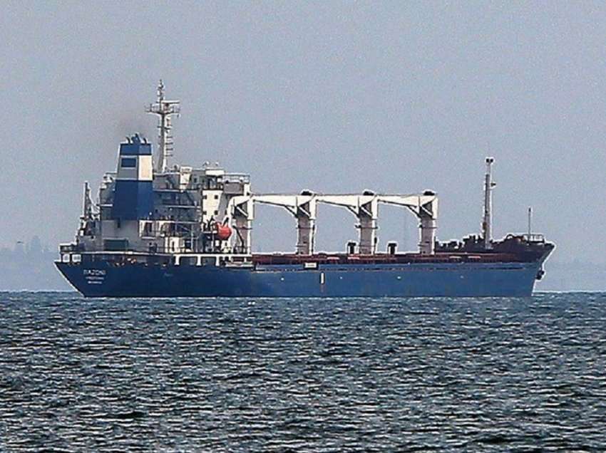 Turqi, anijet me naftë ruse të bllokuara pranë Stambollit
