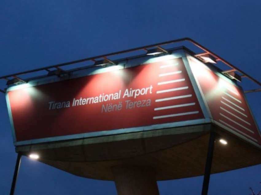 Moti i keq, anulohen 10 fluturime në drejtim të aeroportit të Rinasit