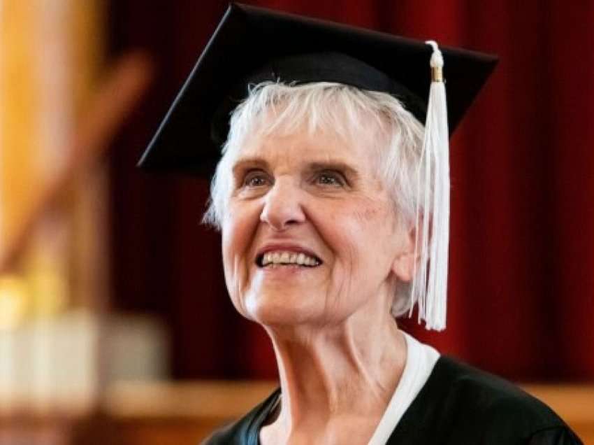 90-vjeçarja diplomohet pas 71- vitesh