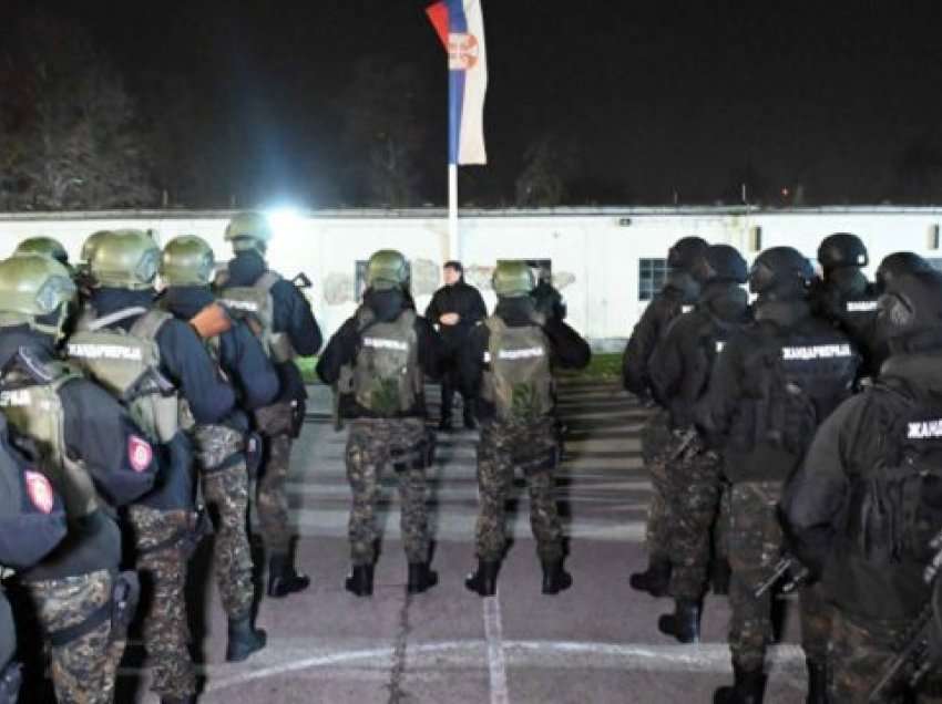 Ministri serb viziton xhandarmërinë jo shumë larg kufirit me Kosovën, flet për gatishmëri luftarake