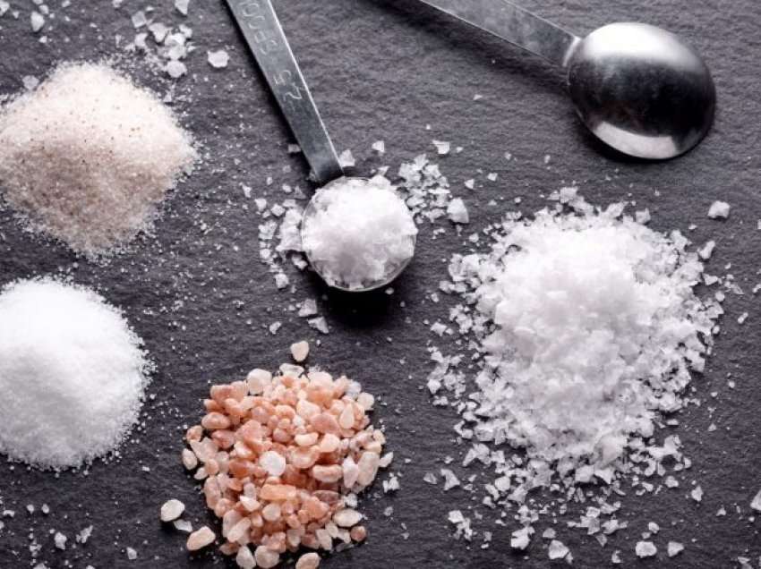 Ja çfarë i ndodh trupit nëse konsumoni shumë kripë