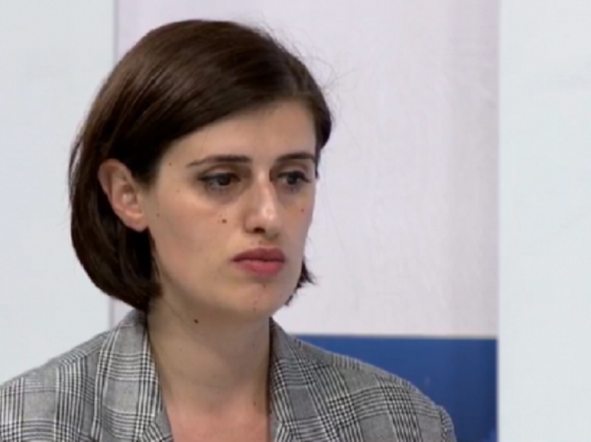 Saranda Bogujevci flet për vrasësin e familjes së saj që u riarrestua në Athinë: U la të bredhë i lirë në Evropë
