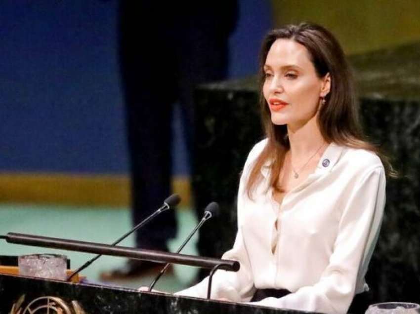 Angelina Jolie jep dorëheqjen si e dërguara speciale e UNHCR-së