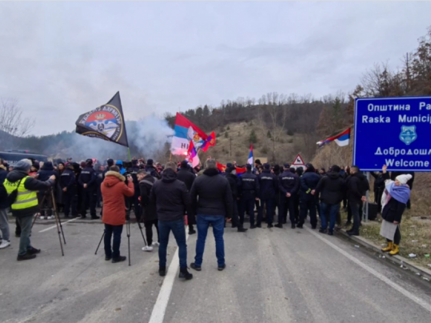Gazetari serb jep detaje për protestën e djeshme në Jarinje