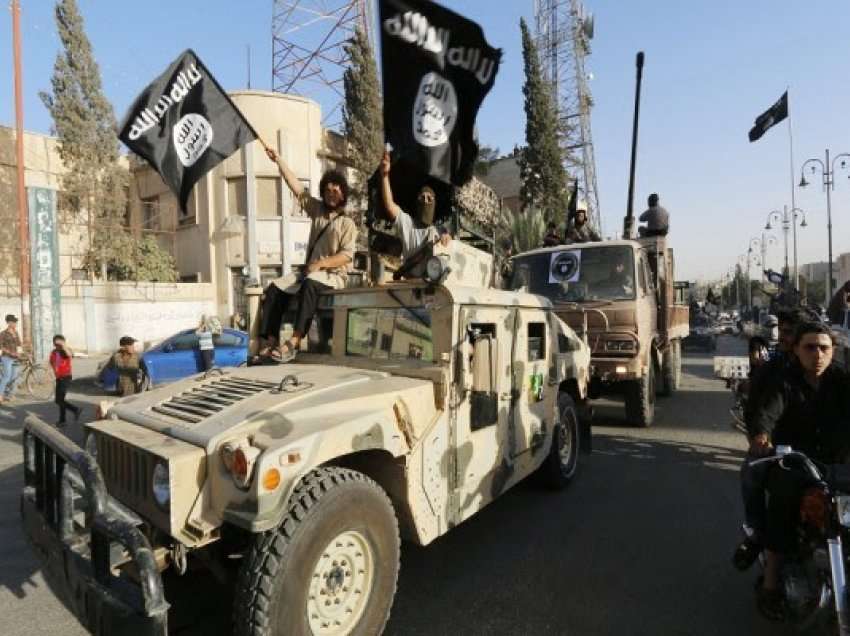 ​Komanda Qendrore e SHBA: Forcat amerikane arrestuan 6 militantë të IS në Sirinë lindore