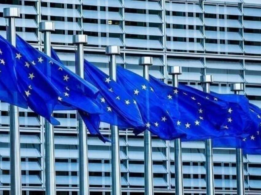 Bloomberg: BE’ja pritet ta shqyrtojë kërkesën e Kosovës për anëtarësim në fillim të vitit 2023