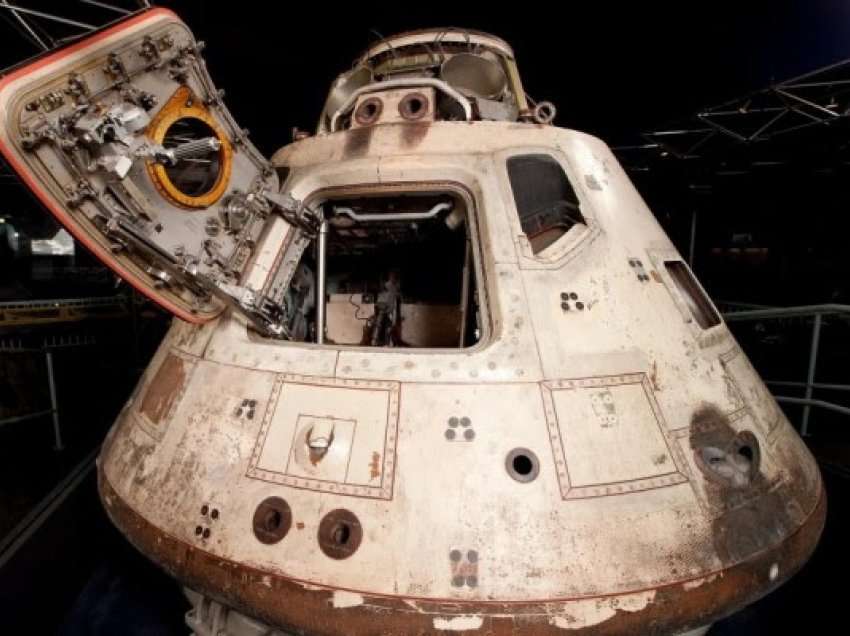​Anija e parë me astronautë që doli nga orbita e tokës