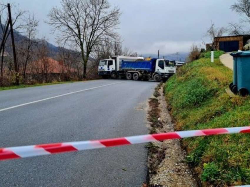 Kriza e barrikadave mund të zgjidhet pa asociacion - Vuçiqin e pret fati i Millosheviçit