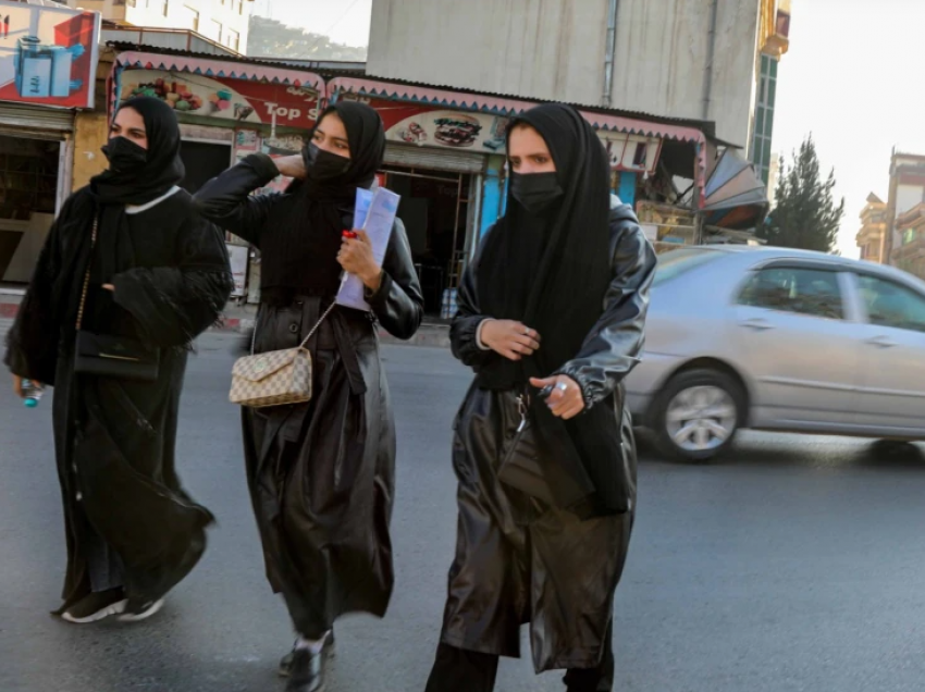 Talebanëve u kërkohet anulimi i vendimit për ndalim të universiteteve për gratë