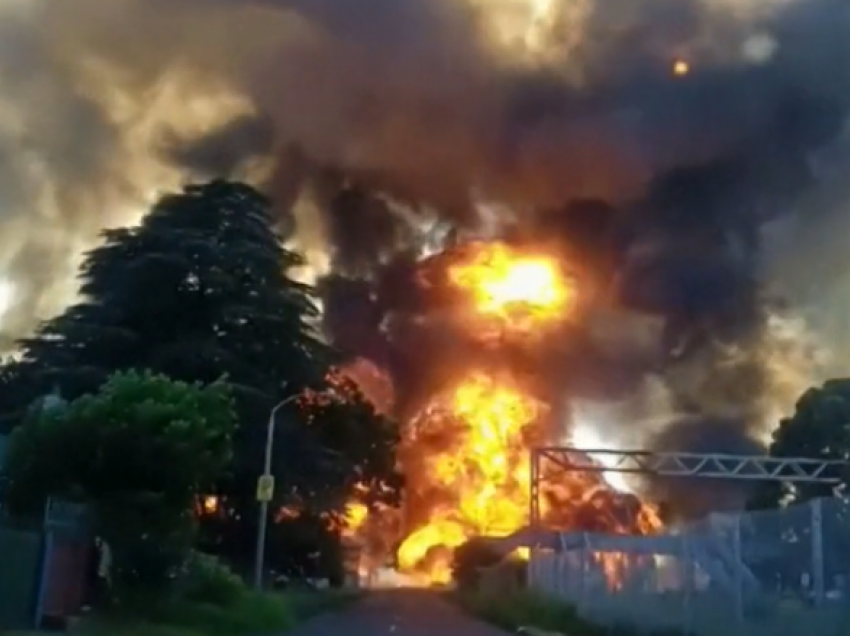 Shpërthim i madh në Johanesburg si pasojë e një cisterne karburanti – vdesin tetë persona
