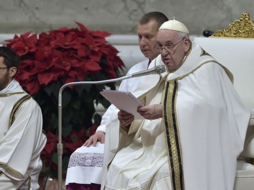 Cili ishte mesazi i Papa Franceskut për këtë Krishtlindje?