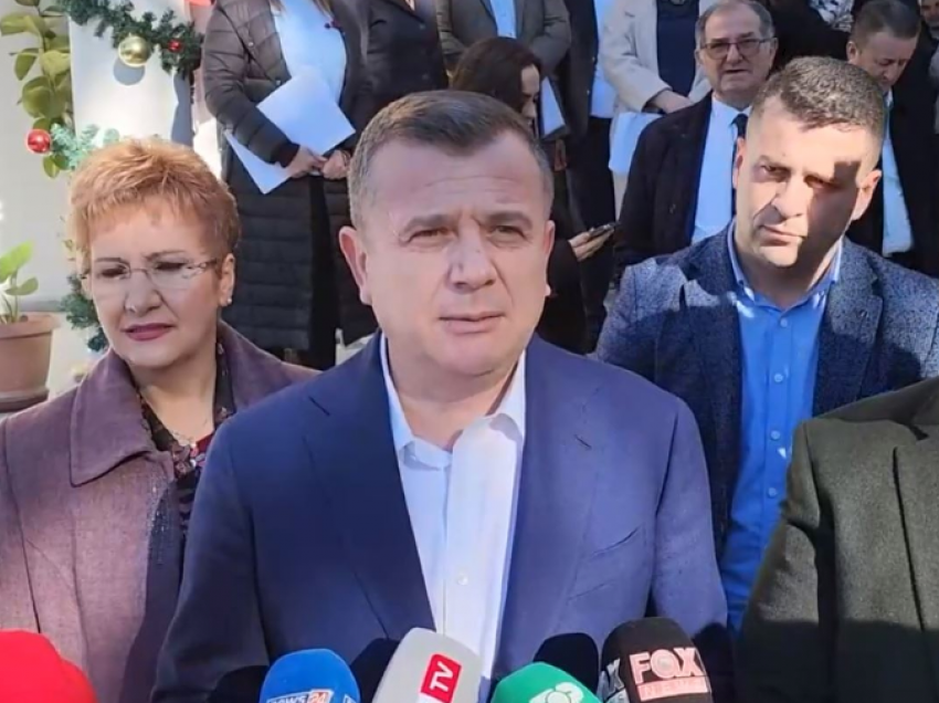 “Gëzuar Krishtlindjen”, Balla fton opozitën në Fier: Të bëhemi bashkë për Shqipërinë evropiane