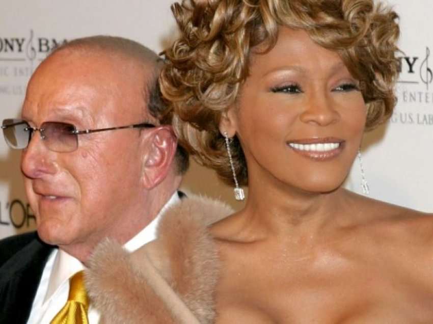 ‘‘Whitney Houston u përpoq të linte drogën para se të vdiste”, thotë producenti i saj 