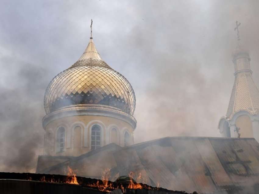 Rusia spastron kishat që nuk janë të lidhura me Kremlinin nga territoret e pushtuara