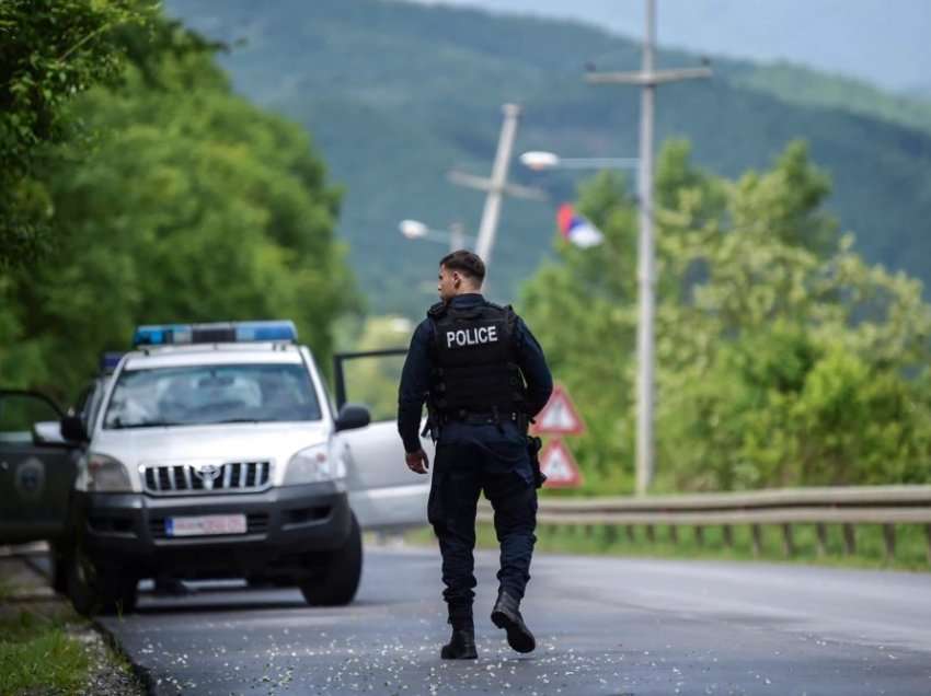 Policia e bllokon rrugën para kufirit në Jarinjë