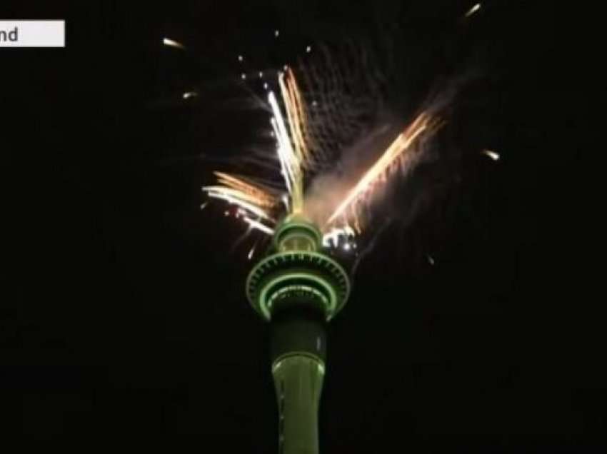 Zelanda e Re pret Vitin e Ri 2023, qielli ‘ndizet’ nga spektakli i fishekzjarrëve