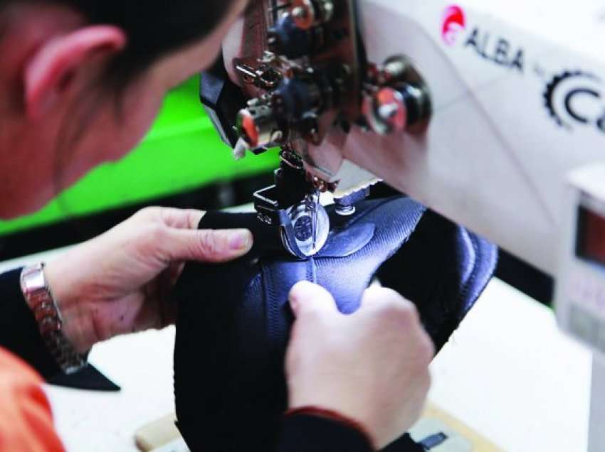 Tekstilet e këpucët në Shqipëri ‘mbyten’ nga kërkesat për punë nga Dolce Gabbana, Zara, Polo