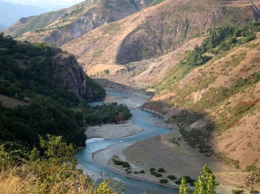 Lumi Drin duhet të rrjedhë – dhe vendalinjtë duhet të jetojnë në tokën e tyre!