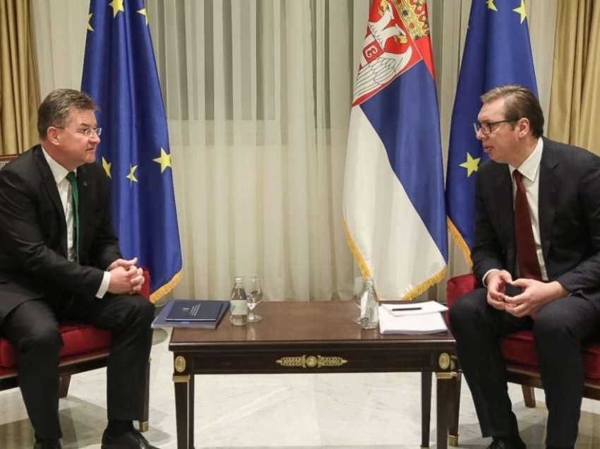Lajçak flet pas takimit me Vuçiq-in në Beograd