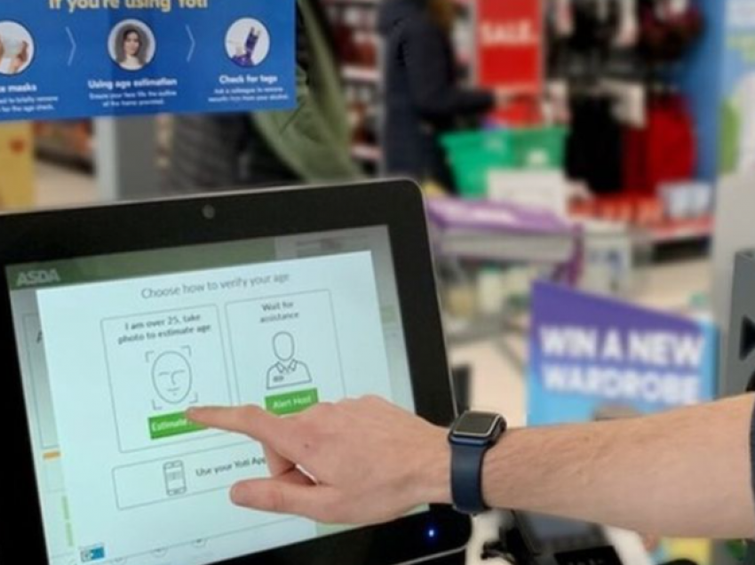 Supermarketet në Mbretërinë e Bashkuar po vendosin kamera për të gjetur moshën e blerësve të alkoolit