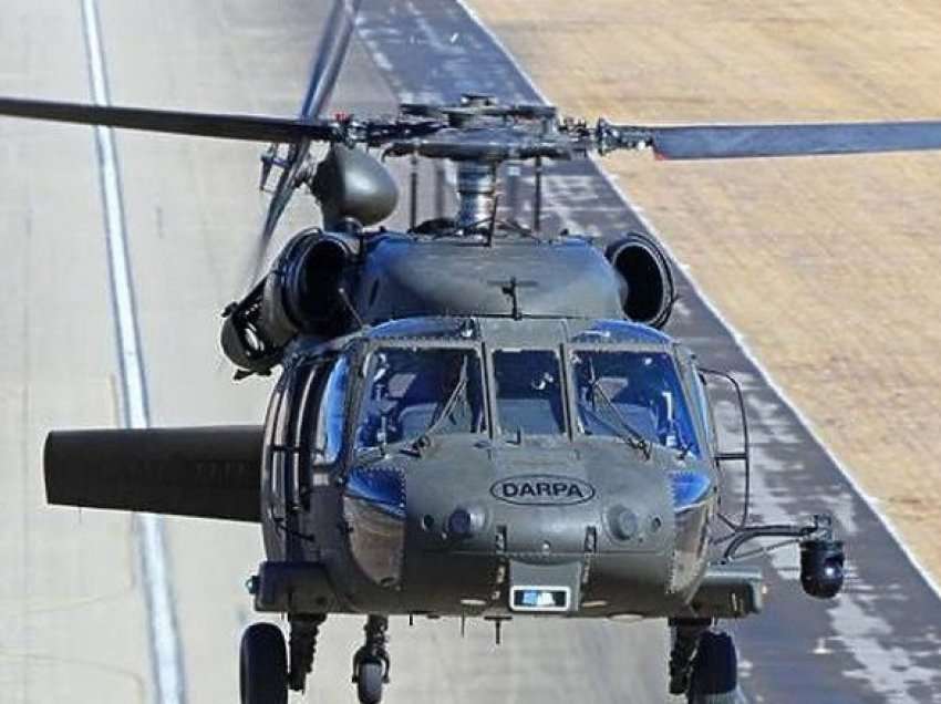 Helikopteri Black Hawk i ushtrisë amerikane, për herë të parë fluturoi për 30 minuta pa pilot brenda kabinës