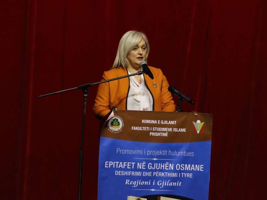 Në Gjilan promovohet libri “Epitafet në gjuhën osmane – deshifrimi dhe përkthimi i tyre – regjioni i Gjilanit”